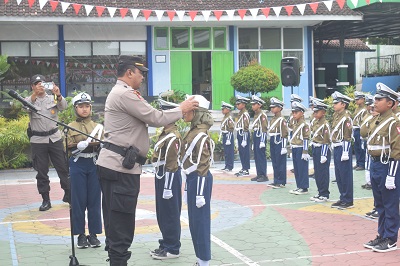 BERKERJASAMA DENGAN POLSEK PAKEM, SD MUHAMMADIYAH PAKEM GELAR PELATIHAN DAN PELANTIKAN PKS